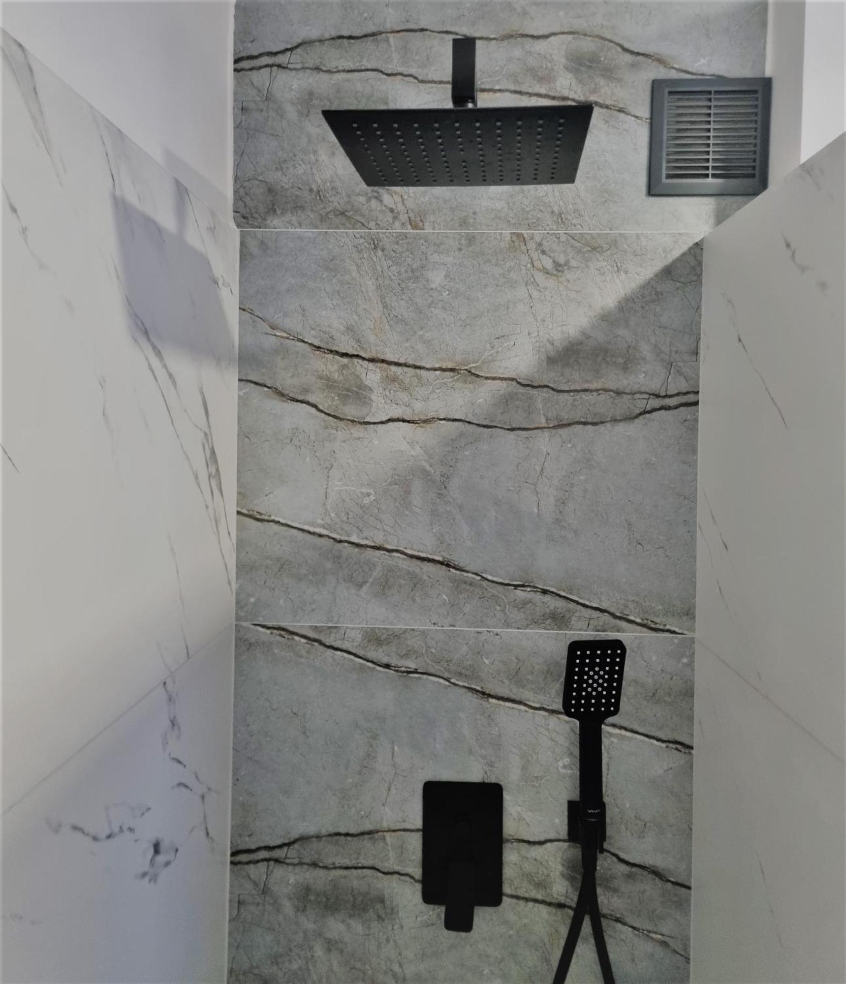 Skyview Park Apartment: Central Warsaw Comfort with Self Check-In Exterior photo
